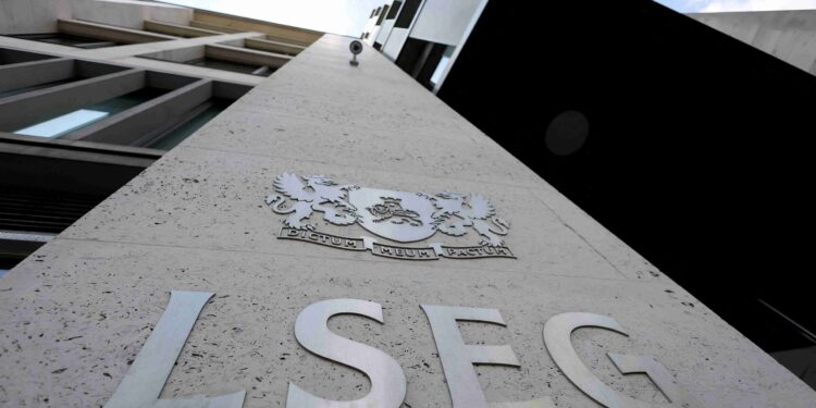 FTSE 100 closes at 3-week low as sterling climbs, eyes on Mideast conflict