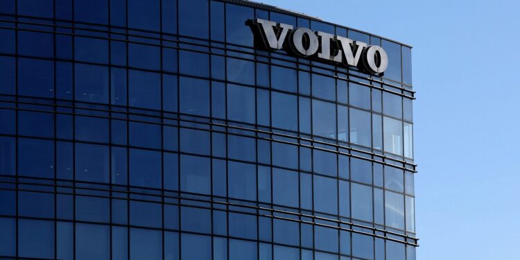 Volvo sells stake in China’s SDLG in strategic revamp
