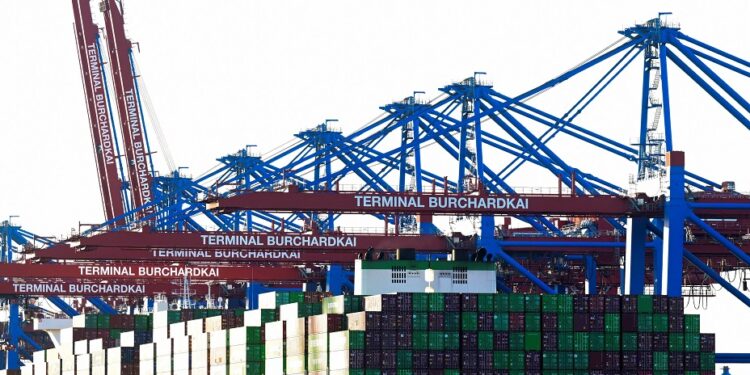 German export sentiment takes hit from tariff threat, Ifo says