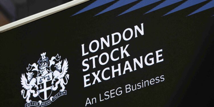 UK shares dip as investors focus on earnings, rate path