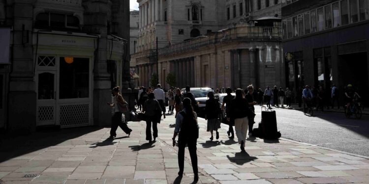 UK living standards set to stagnate for rest of 2020s, think tank says