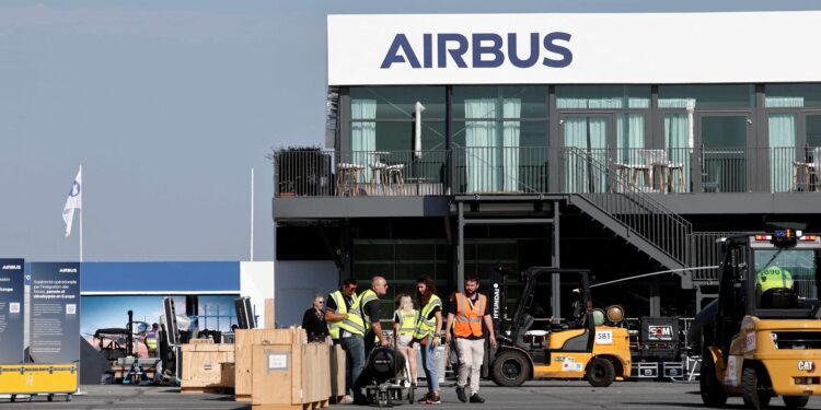 Paris Airshow opens under cloud of India crash, Mideast conflict