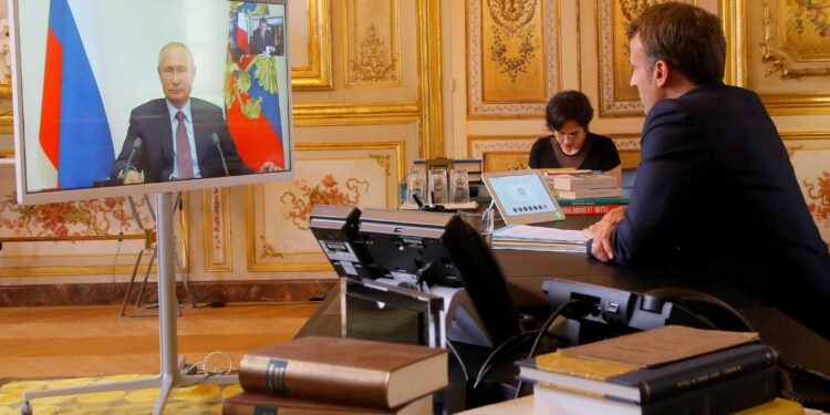 Putin, Macron discuss Iran, Ukraine in first phone call in nearly three years