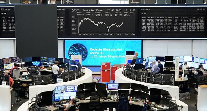 European shares rise; investors await signs on trade progress