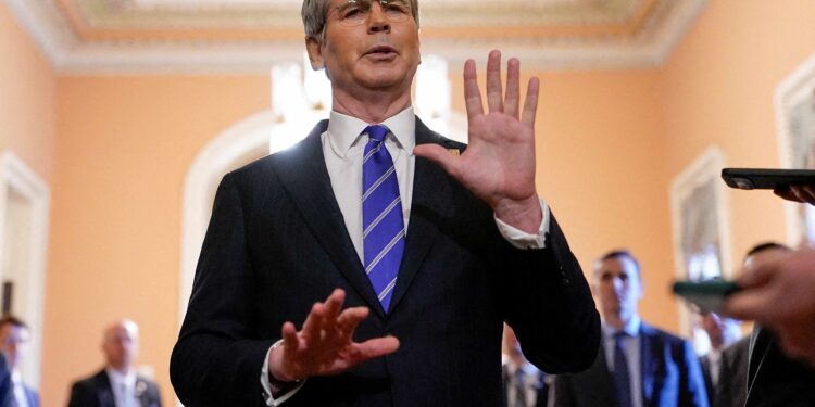 US imposes fresh sanctions targeting Iran oil trade, Hezbollah