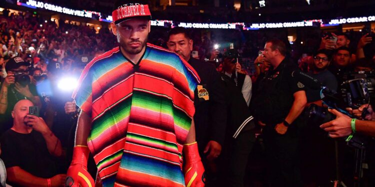 US arrests, seeks to deport Mexican boxer Julio Cesar Chavez Jr