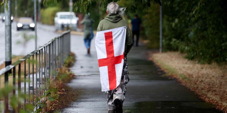 UK police arrest five in London during anti-asylum protest