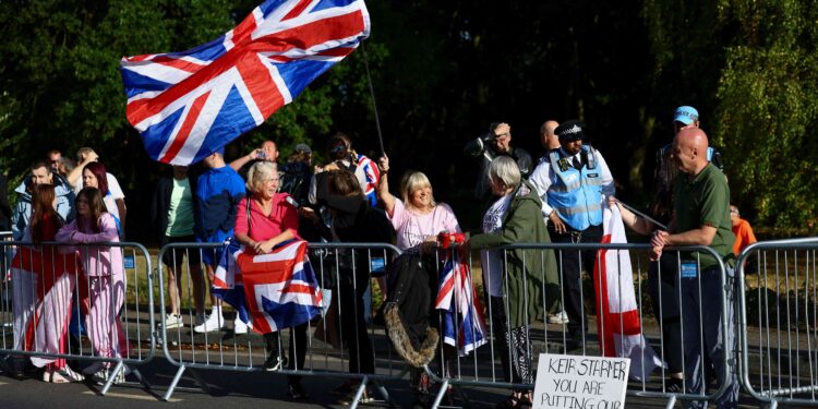 Archbishop criticises Reform’s Farage over ‘knee-jerk’ UK asylum plans