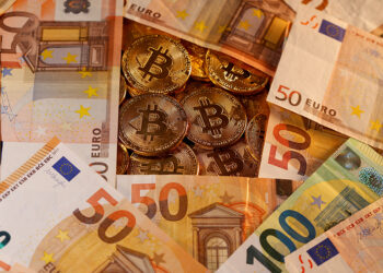 ECB hopes to launch digital euro pilot in 2027