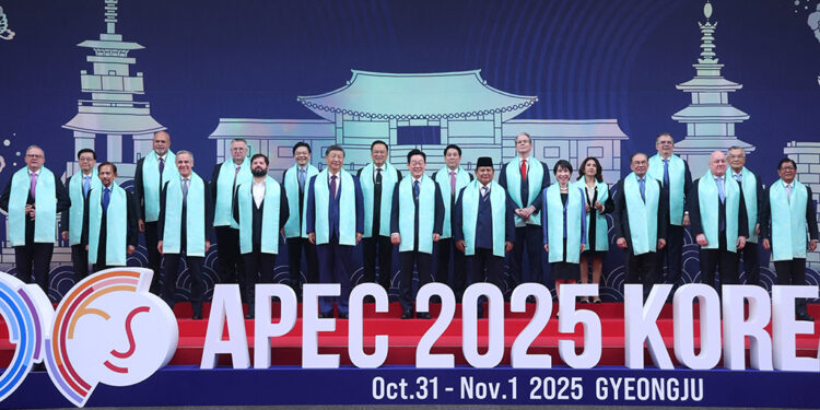 Asia-Pacific leaders call for shared trade benefits as APEC summit wraps up