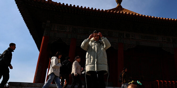 China extends visa-free policy to end-2026, adds Sweden to scheme