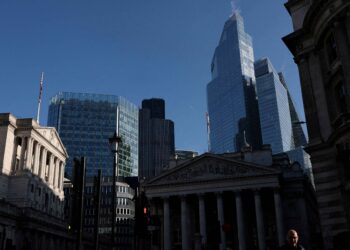UK companies’ job sentiment hits 5-year low, BoE survey shows