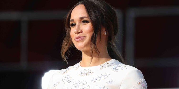 Duchess Meghan tries to contact estranged father after amputation reports