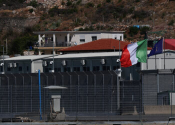 EU countries agree positions on new asylum, migrant returns policy