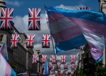 UK trans women can use female changing rooms if no complaints, tribunal says