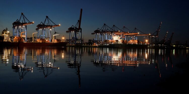 German exports unexpectedly rise in October due to EU trade