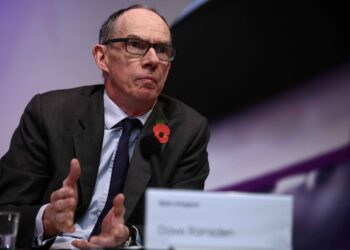 Bank of England rate-setters stay divided on policy