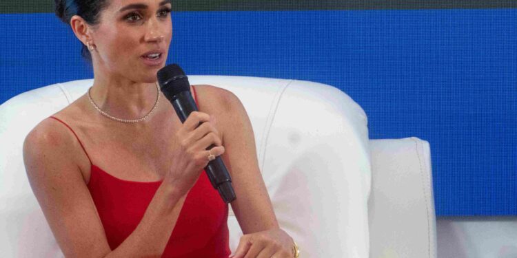 Duchess Meghan sends letter to father, criticises Daily Mail’s presence at his bedside