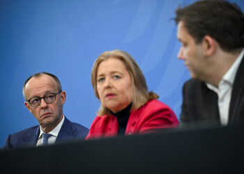 German coalition agrees to fast-track infrastructure, scrap unpopular heating law
