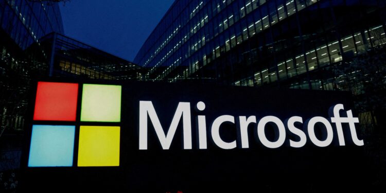 Microsoft fights $2.8 billion UK lawsuit over cloud computing licences