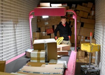 EU to impose 3 euro duty on e-commerce parcels from July 2026