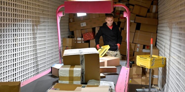 EU to impose 3 euro duty on e-commerce parcels from July 2026