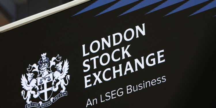 FTSE 100 closes lower as Wall St mood sours
