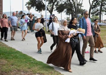 ‘Unspeakable tragedy’: Residents react to mass shooting at Sydney’s Bondi Beach