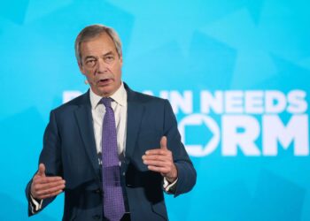 Nigel Farage failed to declare 17 payments on time, UK inquiry finds