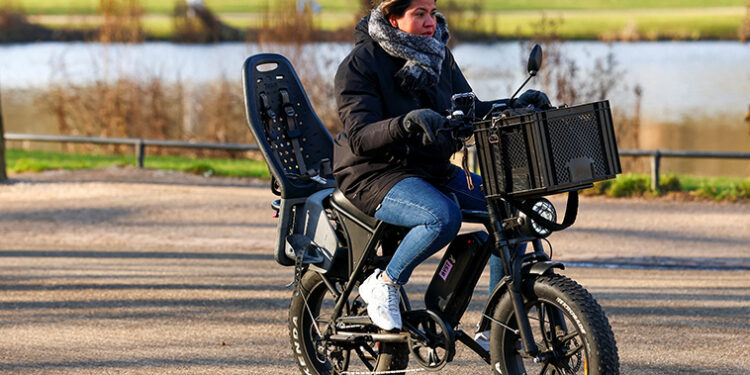 Free-wheeling Amsterdam cracks down on electric ‘fatbikes’