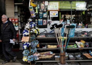 Irish retail sales post first annual decline in nine months in December