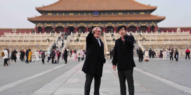 China relaxes visa rules for UK citizens on PM’s trip to Beijing