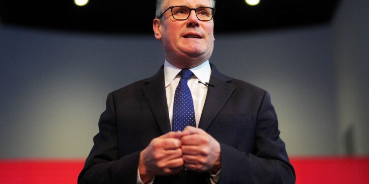 UK wants closer EU defence ties with potential bid to join new SAFE fund