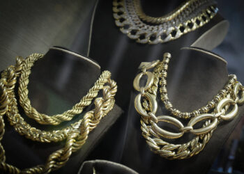 Gold, silver selloff deepens after CME hikes margins