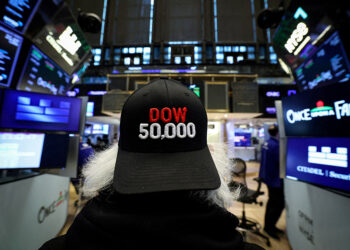 Investors chase cheaper, smaller companies as risk aversion hits tech sector