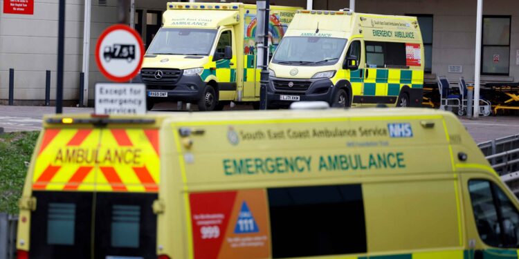 More than 1.4 million UK health workers to receive 3.3% pay rise