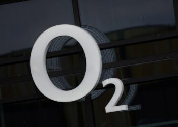 UK’s O2 launches Europe’s first smartphone satellite service