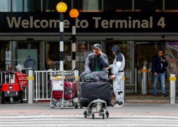 UK visa issuance continues to fall, down 19% in 2025, government data shows