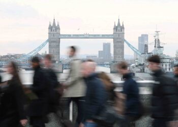 Number of UK young people not in work or education nears 1 million