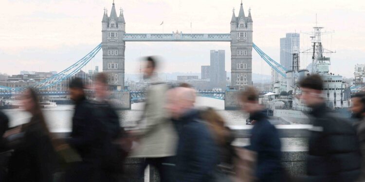 Number of UK young people not in work or education nears 1 million