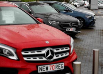 UK car production drops in January as exports falter