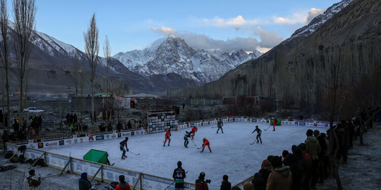 Warmer winters leave Pakistan festival on thin ice