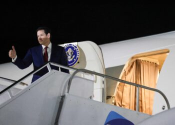 US officials warn of Iranian threat to the US ahead of nuclear talks