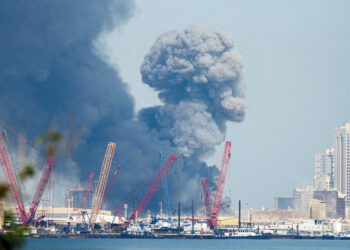 Iran missiles brings war to Gulf doorstep; hardens support for US–Israel campaign