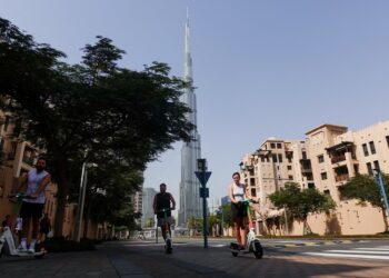 Gulf businesses reel as Iran strikes trigger regional shutdowns