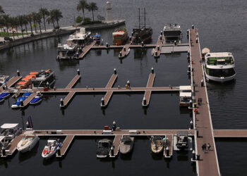 ‘Everyone cheered’: stranded Gulf travellers gamble on their route home