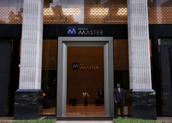 Brazil rocked by probe of central bankers aiding failed Banco Master