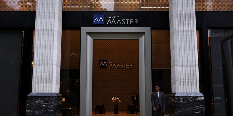 Brazil rocked by probe of central bankers aiding failed Banco Master