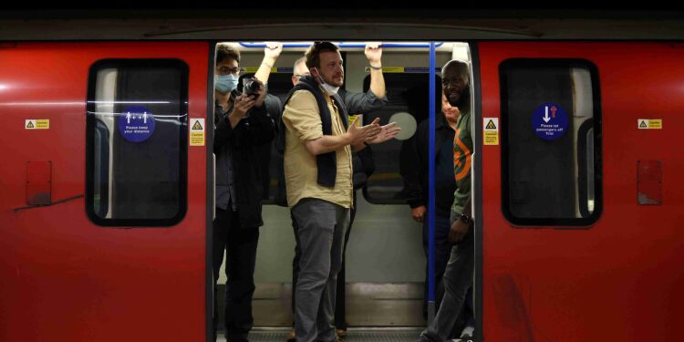 London Tube drivers to begin strikes later in March