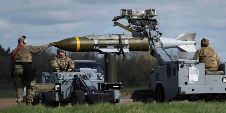 UK’s Starmer resists being drawn into wider Iran war, offers help on strait